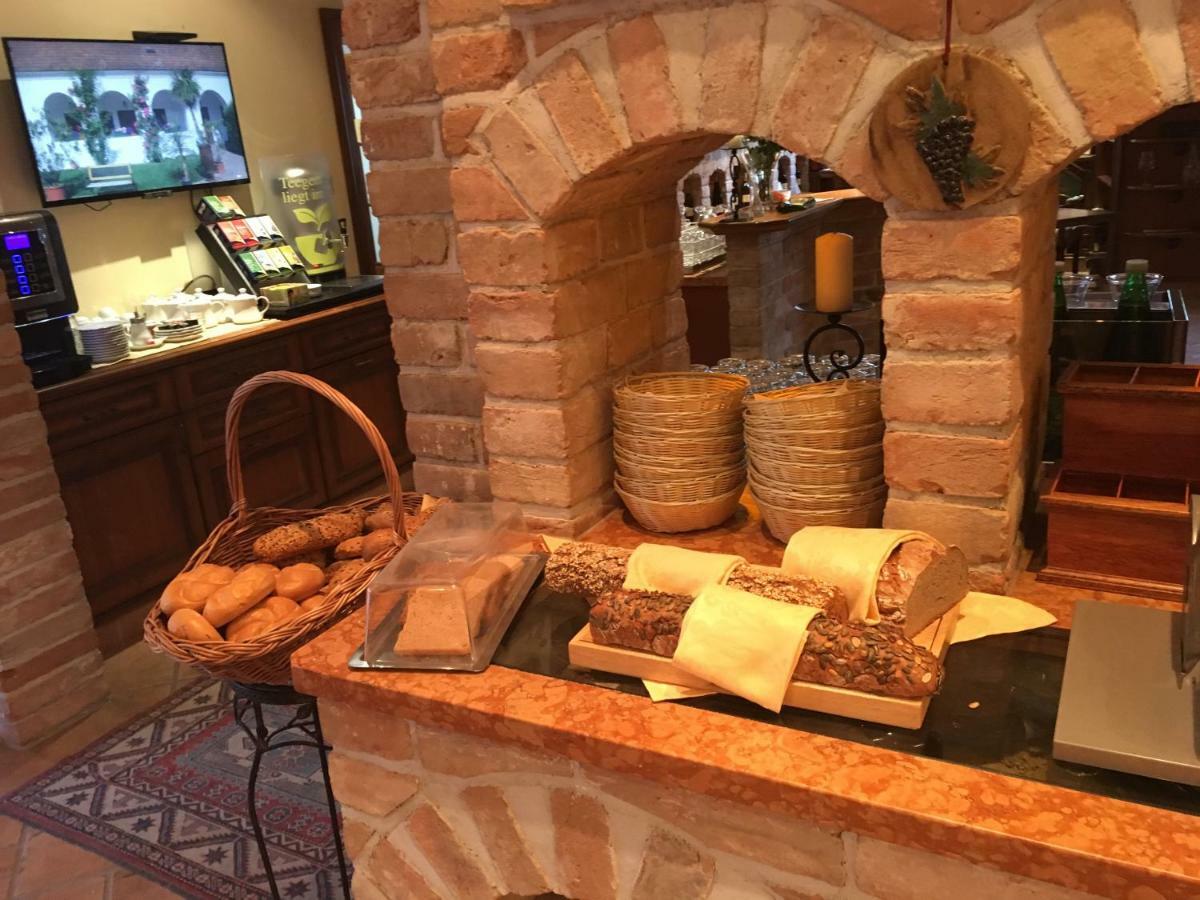 Geniesserhof Haimer - Hotel Garni Poysdorf Eksteriør billede